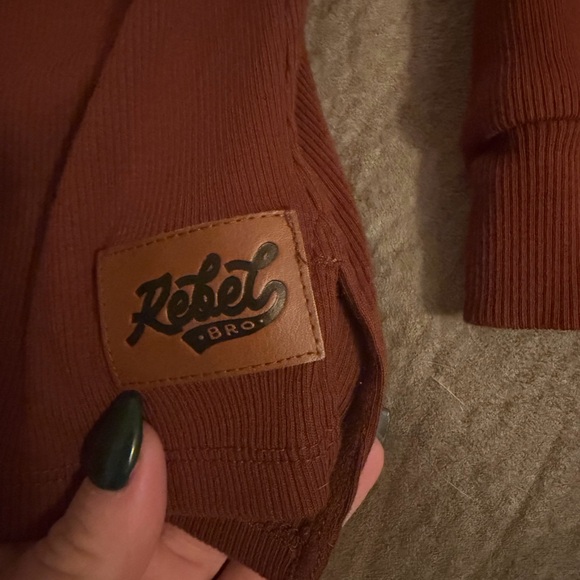 Levi's Kids Cozy Rust Set - Picture 3 of 3